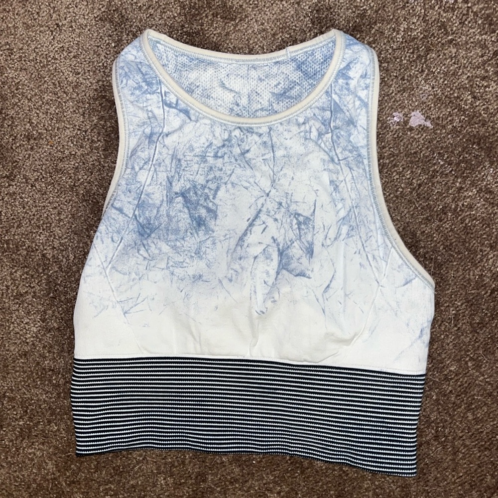 lululemon sports bra